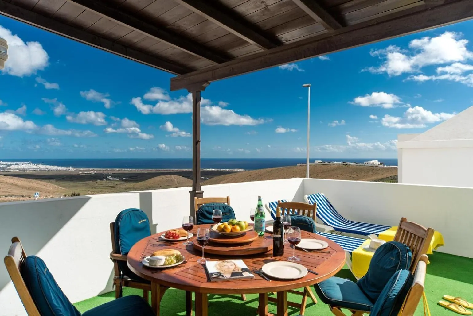 Villa Reyes Tías